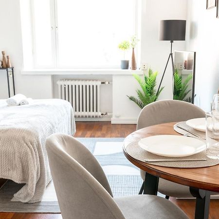 2Ndhomes Cozy Helsinki Center Studio With Park View Exteriör bild